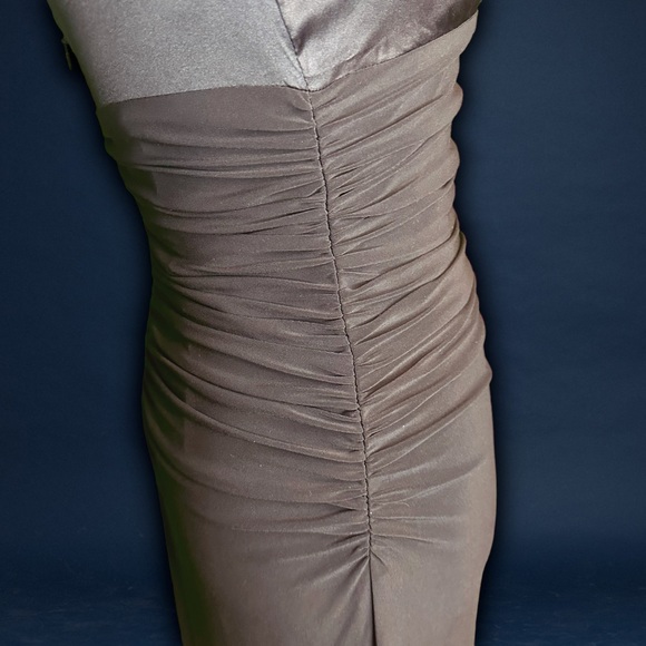 NWT Laundry By Shelli Segal Black Silk Ruched Bodice Halterneck Gown Size 4P - Picture 11 of 15